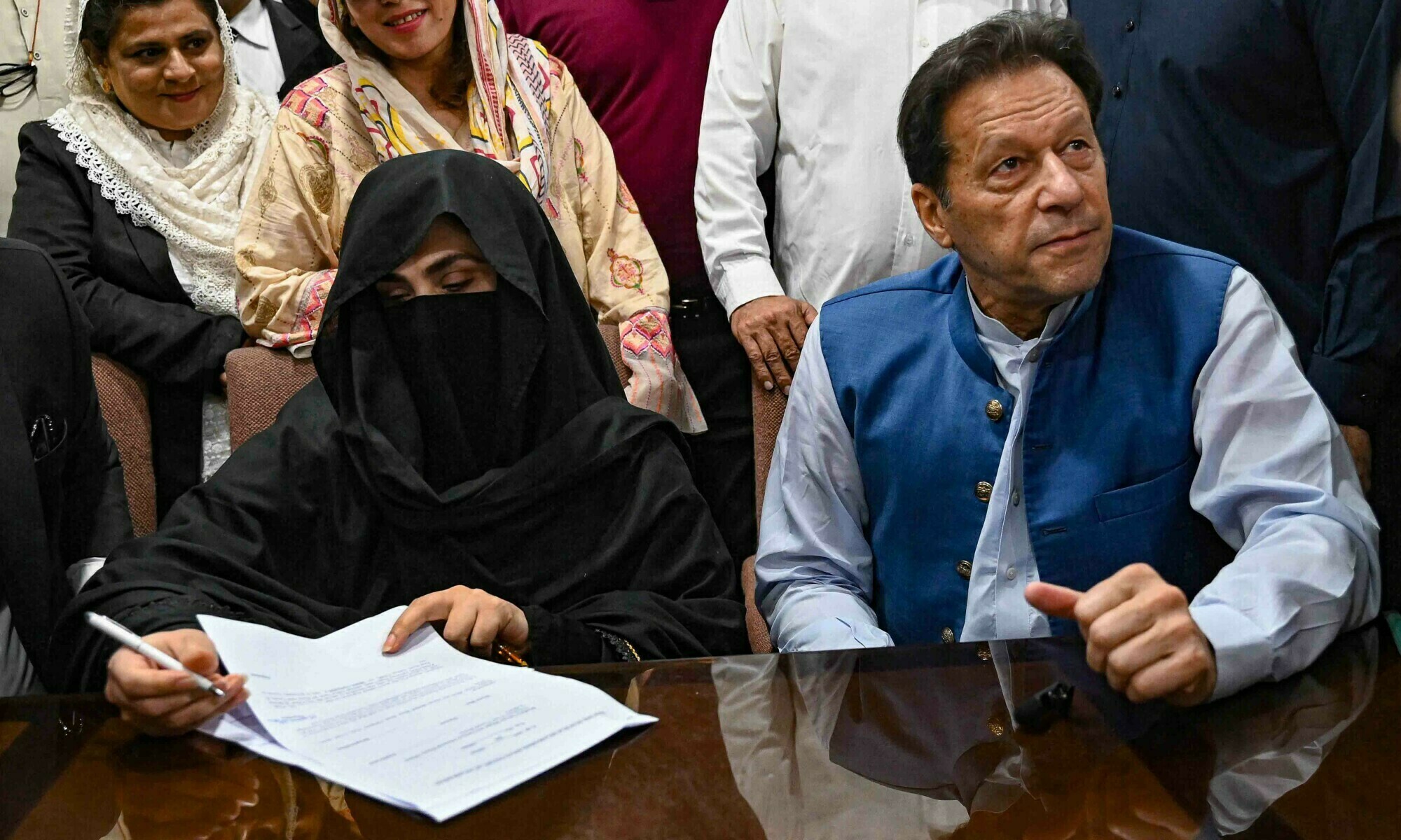 IMRAN KHAN AND WIFE BUSHRA BIBI SENTENCED TO 14 YEARS IN PRISON IN TOSHAKHANA REFERENCE